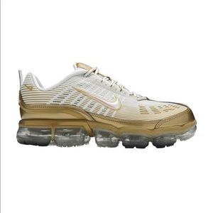 Nike Air Vapormax in White Metallic